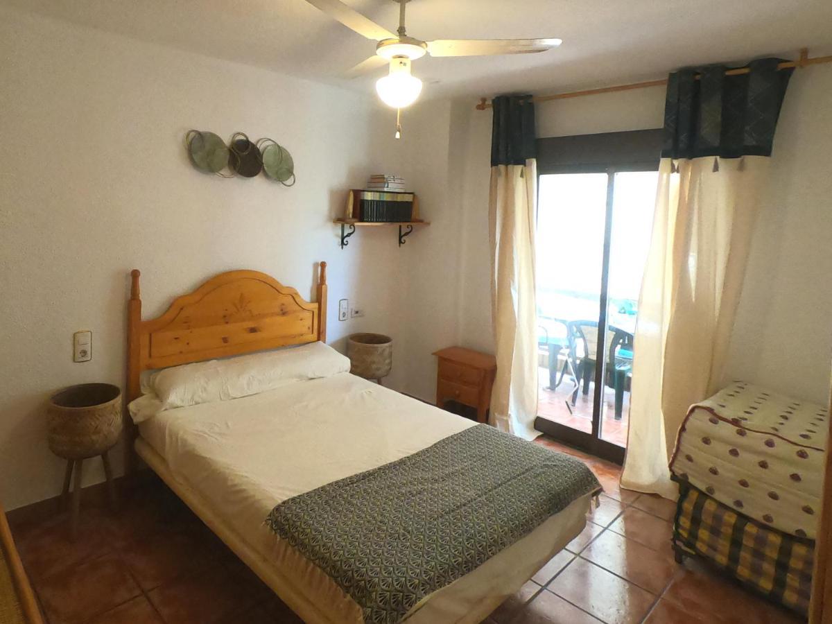 Апартаменты Apartamento Victoria Альмуньекар Экстерьер фото